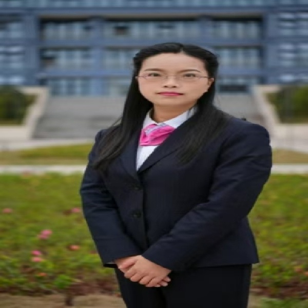 陈玲个人照.jpg