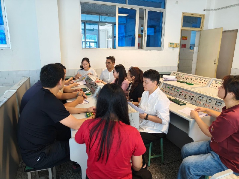 1761549253965047696.jpg 初三论坛.jpg